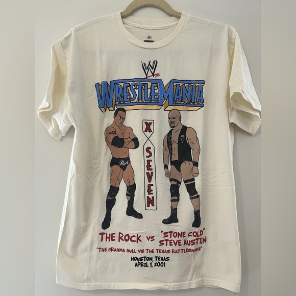 WWE Legends T-Shirt The Rock Steve Austin men’s medium - Picture 1 of 4